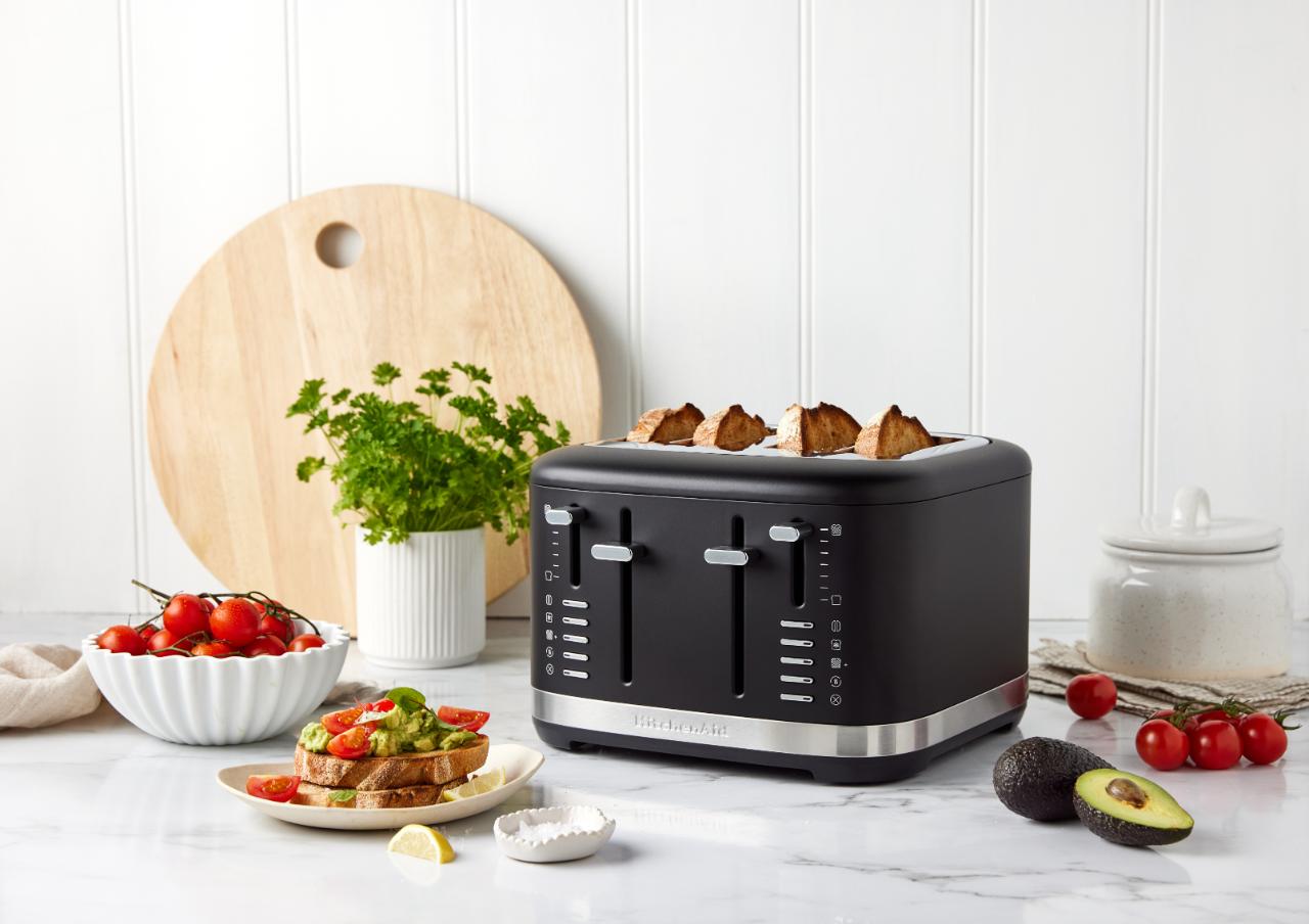 KitchenAid - 4 Slice Toaster - Matte Black