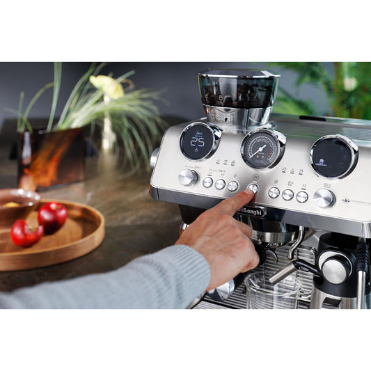 Delonghi - La Specialista Maestro Coffee Machine