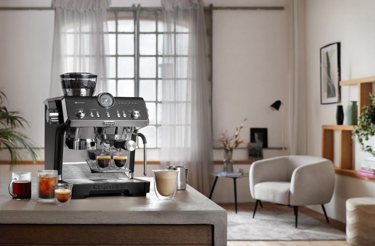 Delonghi - La Specialista Opera Manual Coffee Machine - Black