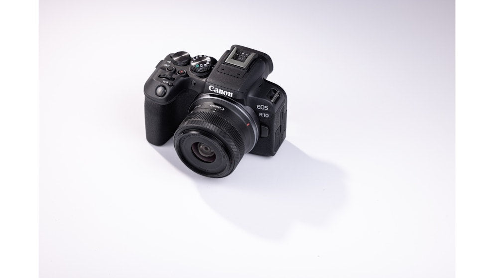 Canon EOS R10 Mirrorless Camera w/ 18-45mm Lens Kit