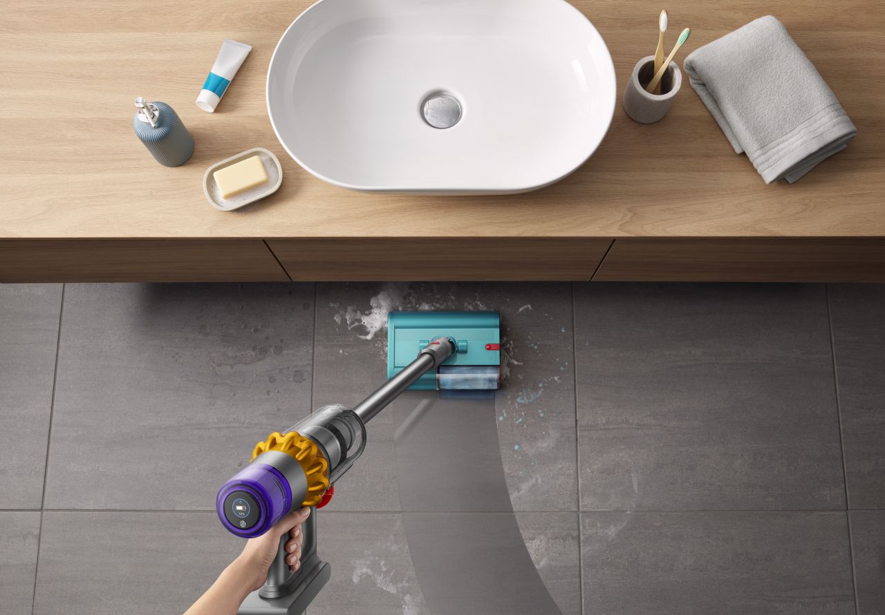 Dyson - V15s Detect Submarine Wet and Dry Stick Vac - 448802-01