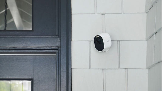Arlo Ultra 2 Spotlight Camera - 4K UHD & HDR - 3 camera system