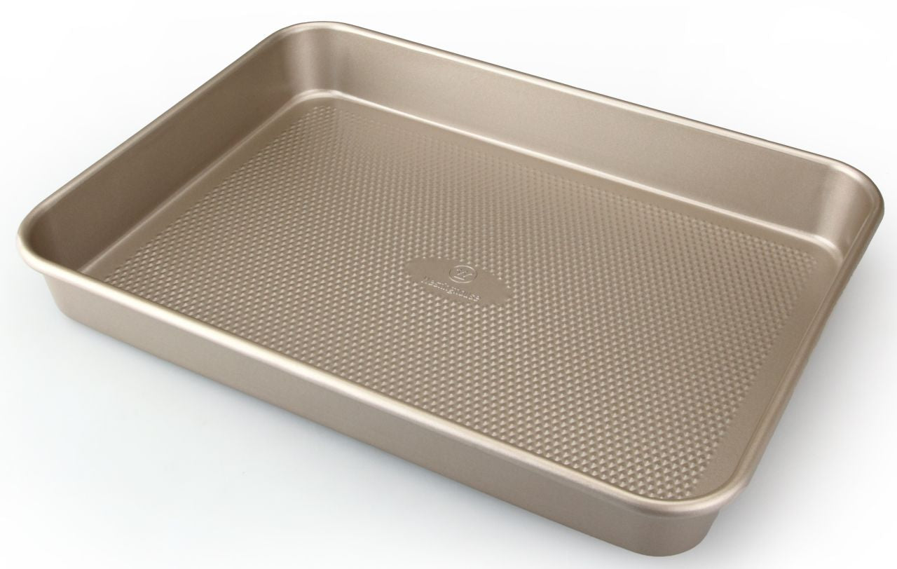 Westinghouse - Baking Set - Gold, 9.5" Sq cake pan, 12 cup muffin pan, 15.5" Rect pan