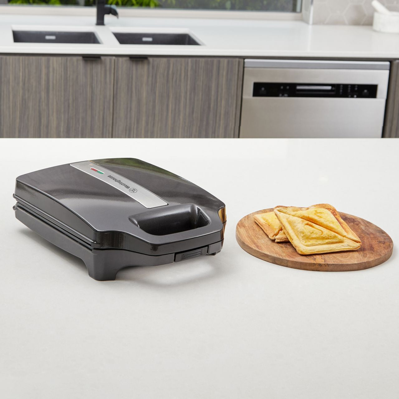 Westinghouse - 4 Slice Toasted Sandwich Maker - Black